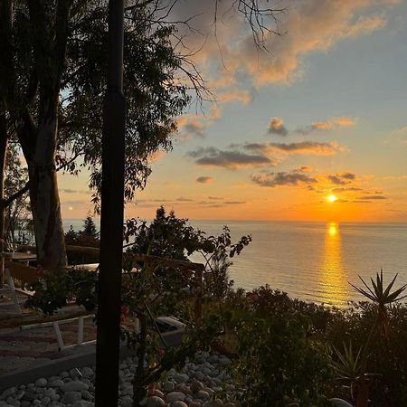 Vistamare Piedigrotta Casa Sul Mare Villa Pizzo  Buitenkant foto